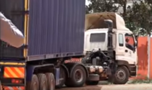 Bailiffs Intercept Nakumatt Truck
